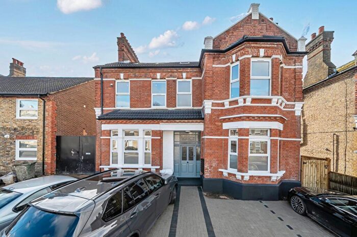 1 Bedroom Apartment To Rent In Manor Road, Beckenham, BR3