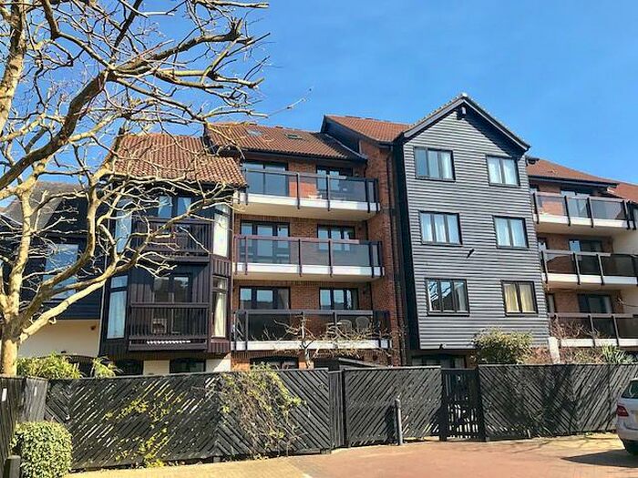 2 Bedroom Apartment To Rent In Cadland Court, Ocean Village, Southampton, SO14