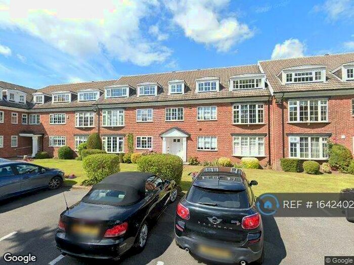 2 Bedroom Flat To Rent In Alwoodley, Leeds, LS17