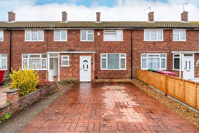 3 Bedroom Terraced House For Sale In Perryman Way, Slough, SL2