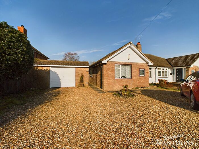 3 Bedroom Semi-Detached Bungalow For Sale In Shenley Hill Road, Leighton Buzzard, Bedfordshire, LU7