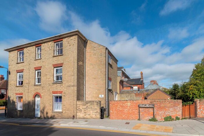 2 Bedroom Flat To Rent In Mill Road, Salisbury, Wiltshire, SP2