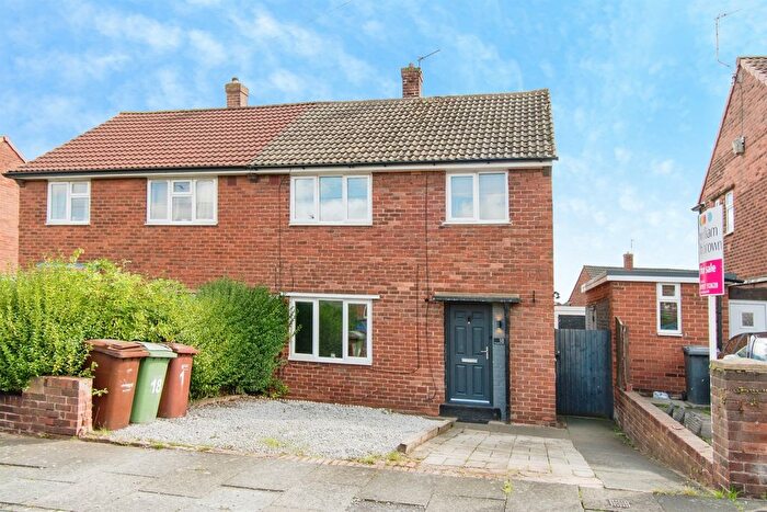 3 Bedroom Semi-Detached House For Sale In Arnside Crescent, Castleford, WF10