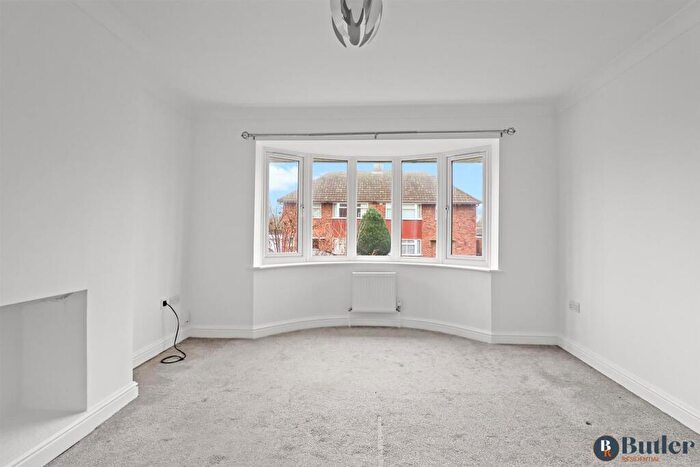 2 Bedroom Semi-Detached Bungalow For Sale In Greenfield Avenue, Kettering, NN15