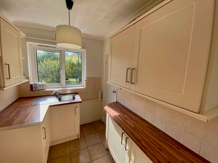 2 Bedroom Flat To Rent In West Farm Avenue, Longbenton, NE12