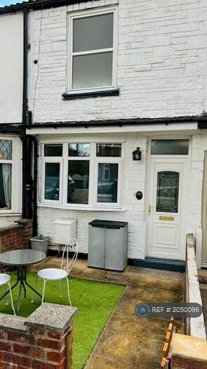 2 Bedroom Terraced House To Rent In Brickyard Cottages, Hull, HU14