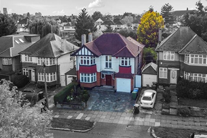 4 Bedroom Detached House For Sale In The Avenue, Wembley, HA9