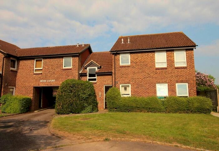 Studio To Rent In Wyre Court, Tilehurst, Reading, RG31