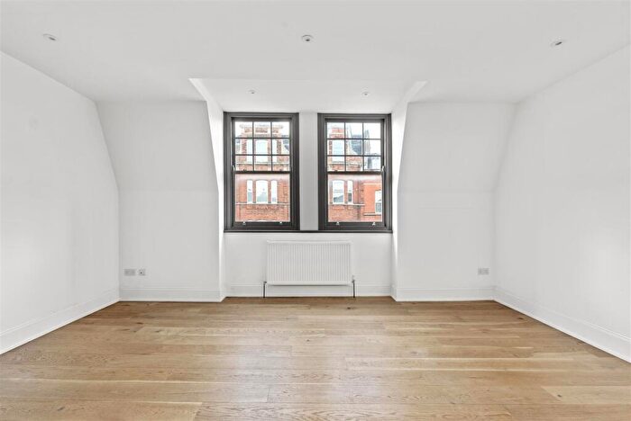 2 Bedroom Duplex To Rent In Tottenham Lane, Crouch End, N8