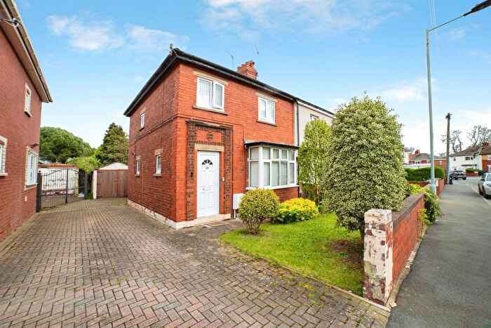 2 Bedroom Semi Detached House For Sale In Dixon Crescent, Balby, Doncaster, DN4