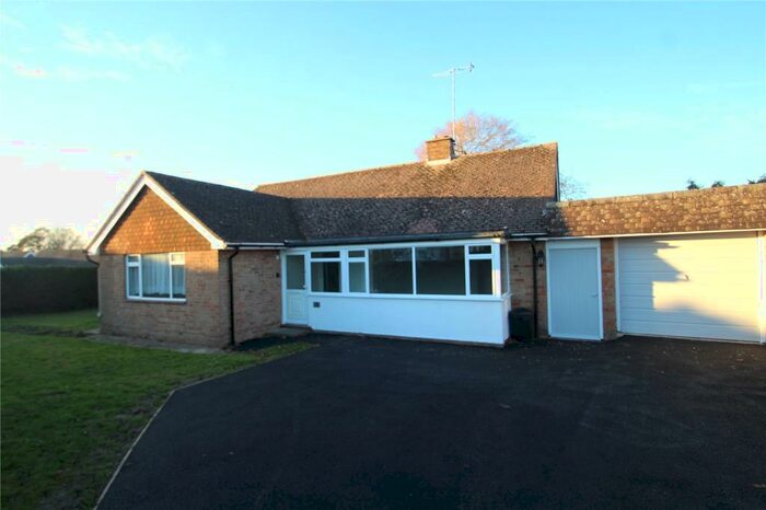 2 Bedroom Bungalow To Rent In Mill Road Avenue, Angmering, Littlehampton, BN16