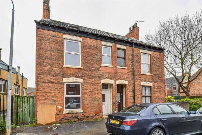 2 Bedroom Semi-Detached House To Rent In Field Street, Hull, HU9