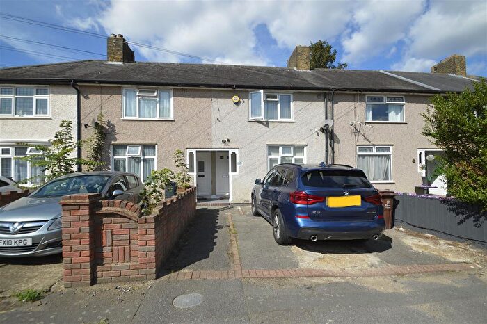 3 Bedroom Terraced House For Sale In Davington Road, Dagenham, RM8
