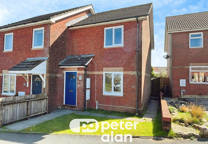 2 Bedroom House To Rent In Beacon Heights, CF48