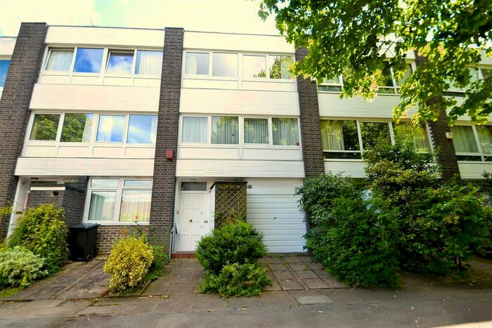 4 Bedroom Town House To Rent In The Avenue, Beckenham, BR3