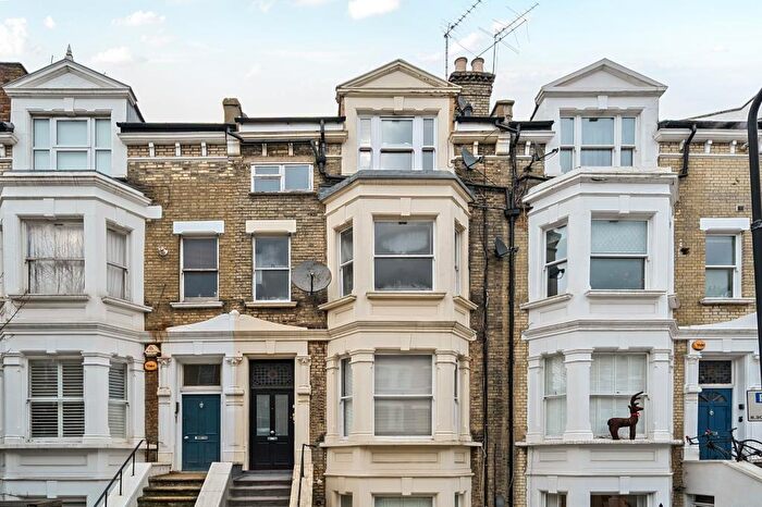 2 Bedroom Flat For Sale In Hemstal Road, West Hampstead, NW6