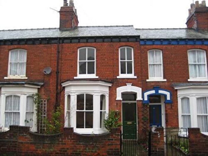 2 Bedroom House To Rent In Wilbert Lane, HU17