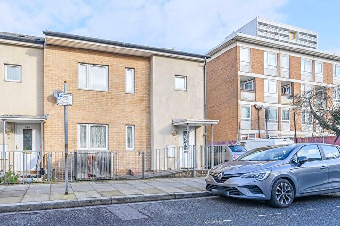 2 Bedroom Semi Detached House For Sale In Whitethorn Street, Bow, London, E3