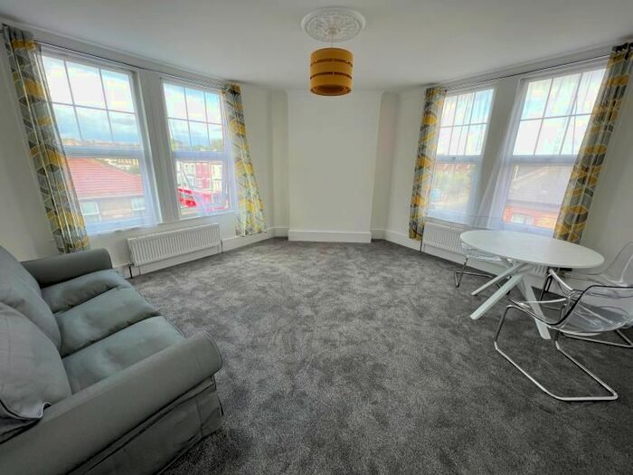 1 Bedroom Flat To Rent In Long Lane, Finchley, N3