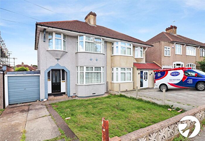 3 Bedroom Semi-Detached House For Sale In Bedonwell Road, Bexleyheath, DA7