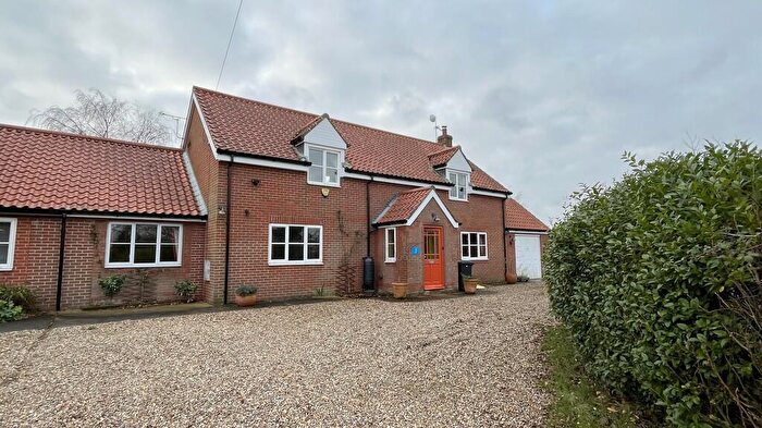 4 Bedroom Semi-Detached House To Rent In Low Road, Norton Subcourse, NR14