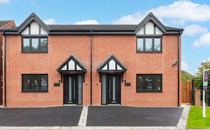 3 Bedroom Semi-Detached House To Rent In Grange Road, Bearley, CV37