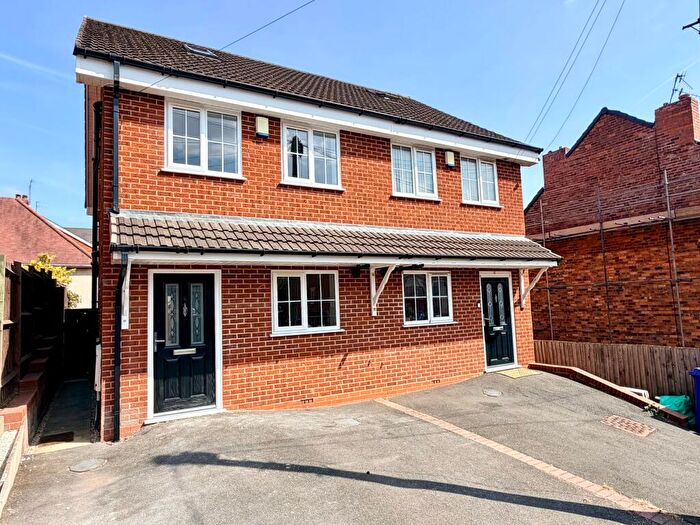 3 Bedroom Semi-Detached House To Rent In Bird Street, Dudley, DY3