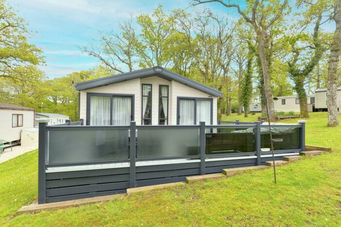 3 Bedroom Park Home For Sale In Woodland View, Hoburne Bashley Holiday Park, New Milton, Hampshire, BH25