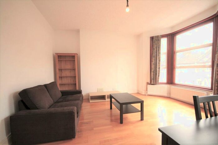 2 Bedroom Flat To Rent In Burrows Road, Kensal Green, NW10