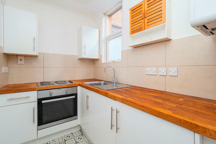 2 Bedroom Apartment To Rent In Taylor Road, Wallington, SM6