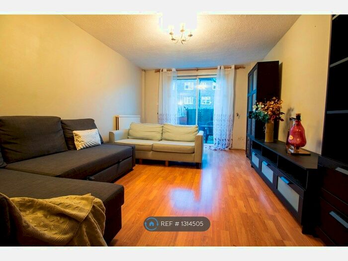 3 Bedroom Flat To Rent In Navenby Walk, London E3