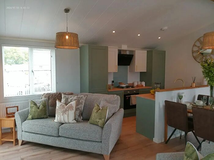 2 Bedroom Park Home For Sale In Great Ayton, Middlesbrough, TS9
