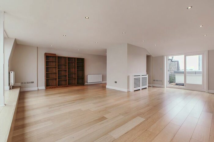 4 Bedroom Flat To Rent In Earl's Court Square, London, SW5