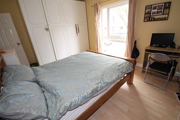 2 Bedroom Flat To Rent In Aquilla Court, Conway Road Pontcanna, Cardiff, CF11
