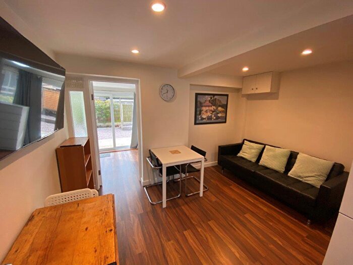 4 Bedroom End Of Terrace House To Rent In Peveril Road, Beeston, NG9