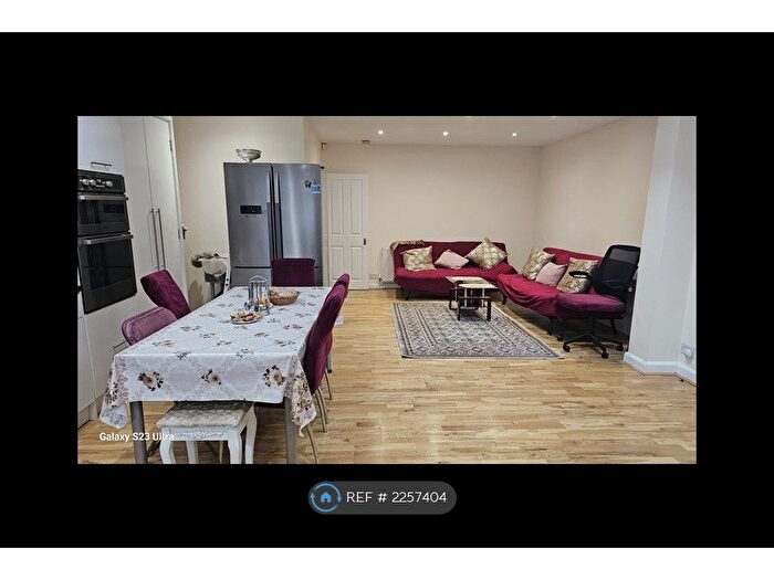 5 Bedroom Terraced House To Rent In Kingsley Road, Harrow, HA2