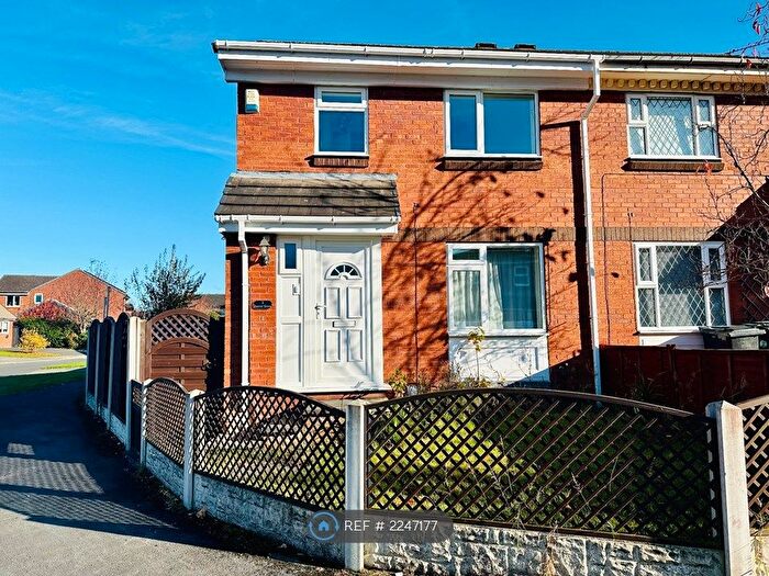 3 Bedroom Semi-Detached House To Rent In Kestrel Grove, Leeds, LS17