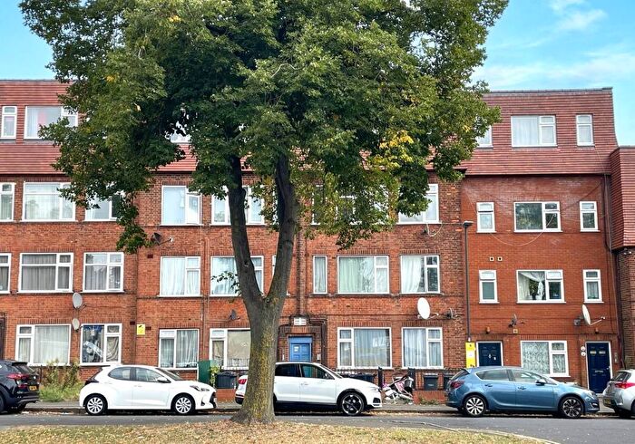 2 Bedroom Flat For Sale In Everton Court, Honeypot Lane, Stanmore, Middlesex, HA7