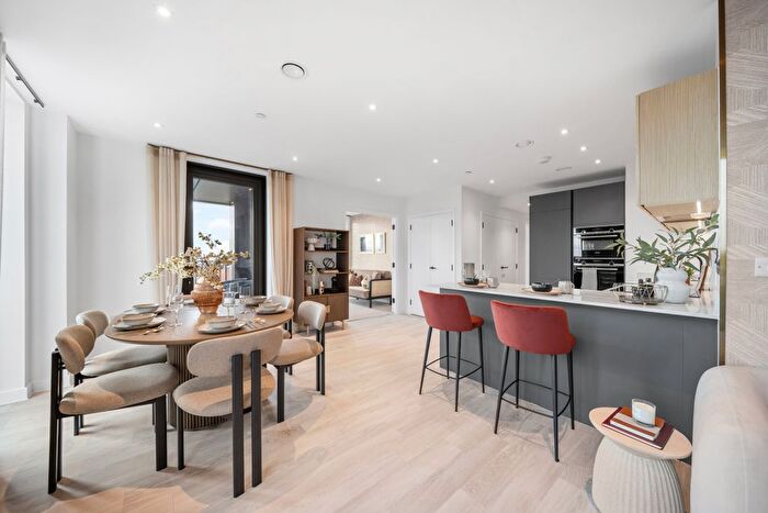 3 Bedroom Flat For Sale In Prime Point, Greenwich, SE10