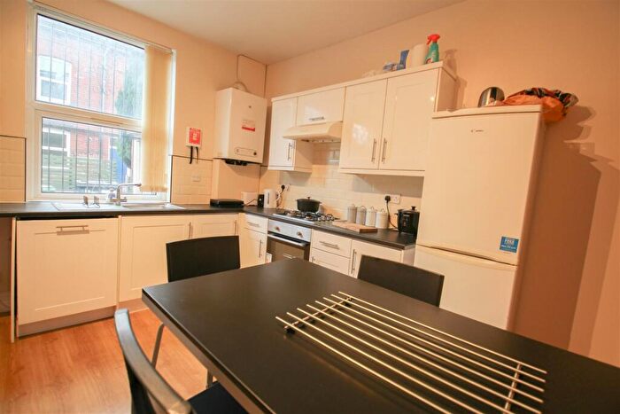 4 Bedroom Terraced House To Rent In Welton Place, Hyde Park, Leeds, LS6