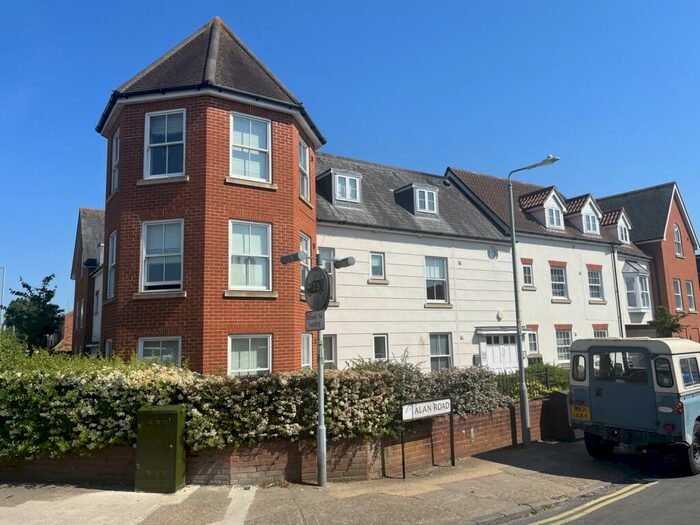2 Bedroom Apartment To Rent In Alan Road, Ipswich, Suffolk, IP3