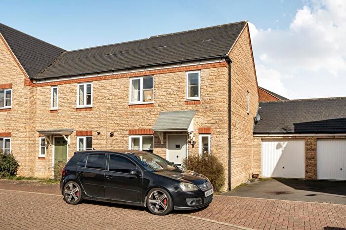 3 Bedroom Semi Detached House For Sale In Banbury, Oxfordshire, OX15