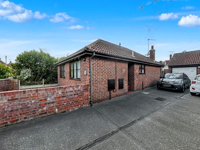 2 Bedroom Bungalow For Sale In Parsons Heath, Colchester, CO4