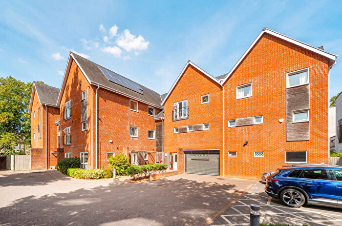 1 Bedroom Flat For Sale In Archers Road, Southampton, Hampshire, SO15