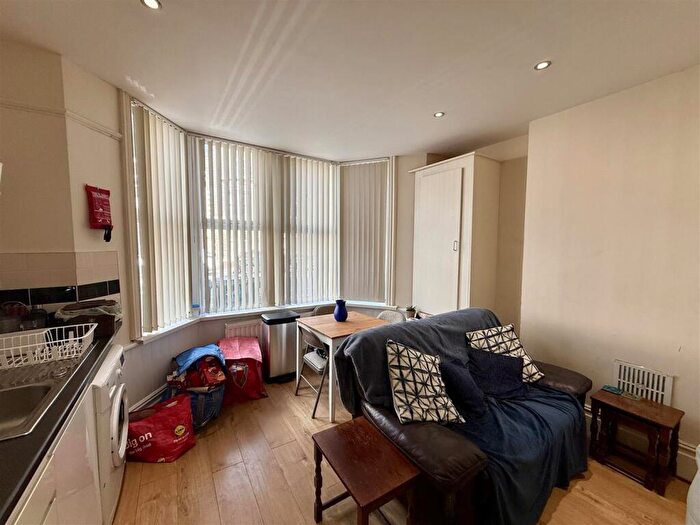 1 Bedroom Flat To Rent In Colum Road, Cathays, CF10