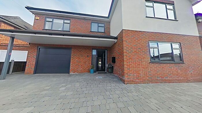 5 Bedroom Detached House To Rent In Trefusis Walk, Watford, Hertfordshire, WD17