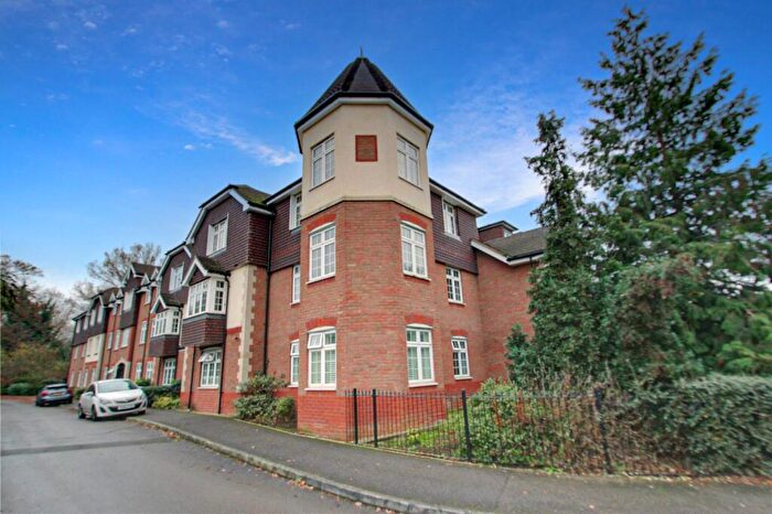 2 Bedroom Apartment To Rent In Addlestone, Surrey, KT15