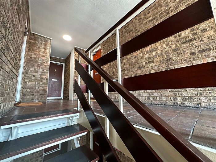 1 Bedroom Flat To Rent In Gwynne Court, Raynes Park, SW20