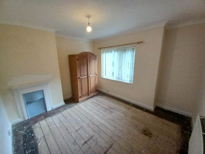 3 Bedroom End Of Terrace House For Sale In Bangor, Gwynedd, LL57