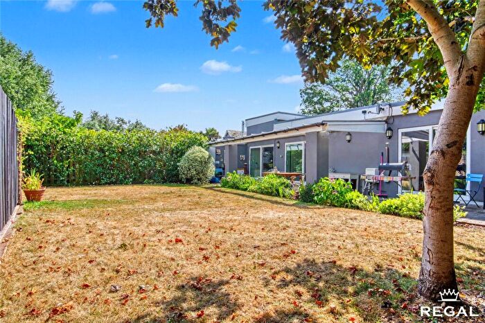 3 Bedroom Bungalow For Sale In Meadow Mews, Ringwood Road, Longham, BH22